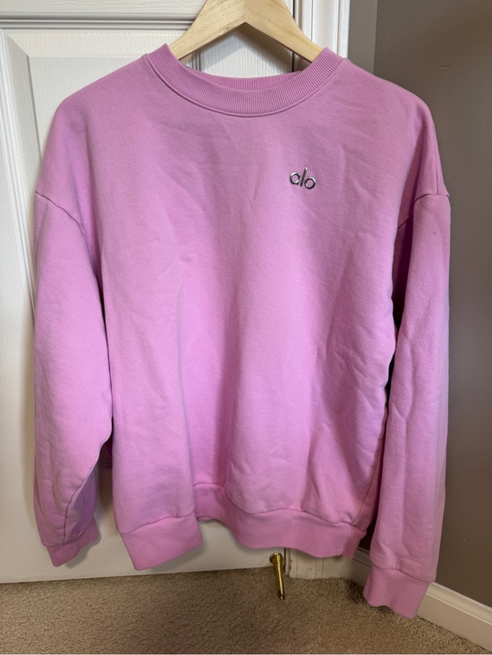 ALO Yoga Tops - Alo Accolade Candy Heart Pink Crewneck Sweatshirt